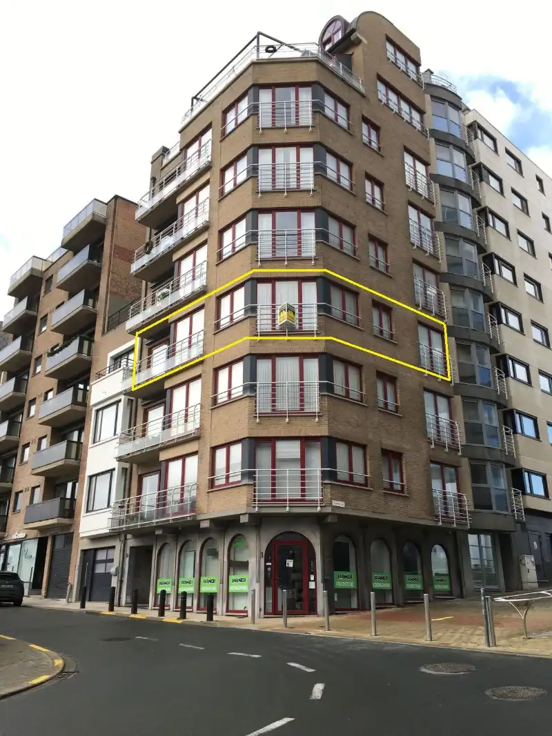 Exclusief hoekappartement met topligging in het hart van Wenduine! foto {{pictureIndex}}