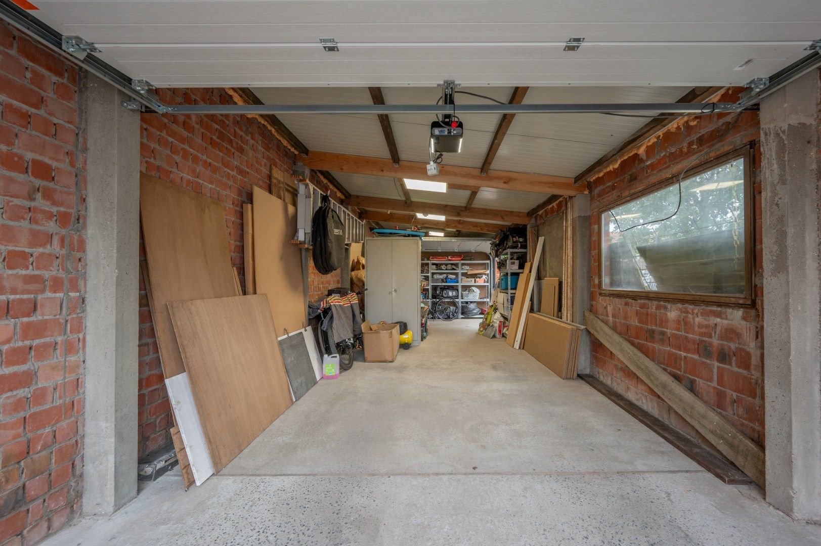 Charmante en verrassend ruime woonst op goede ligging in Sint-Michiels foto 19