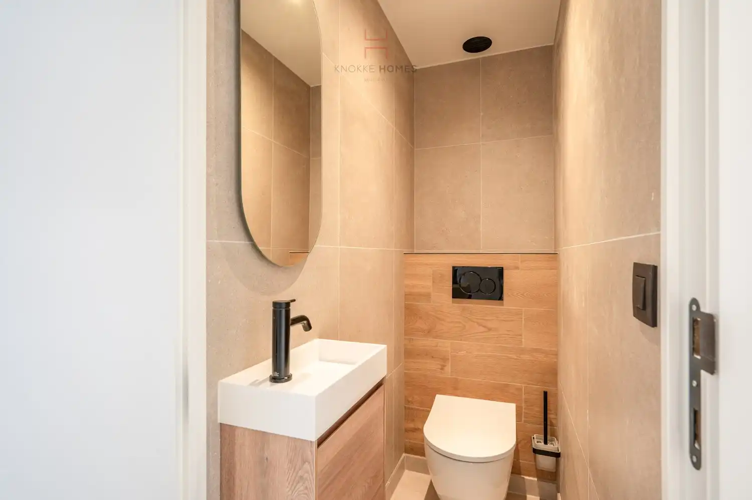 Gerenoveerd 3-kamerappartement met Zuidgericht terras vlakbij het Albertstrand foto 22