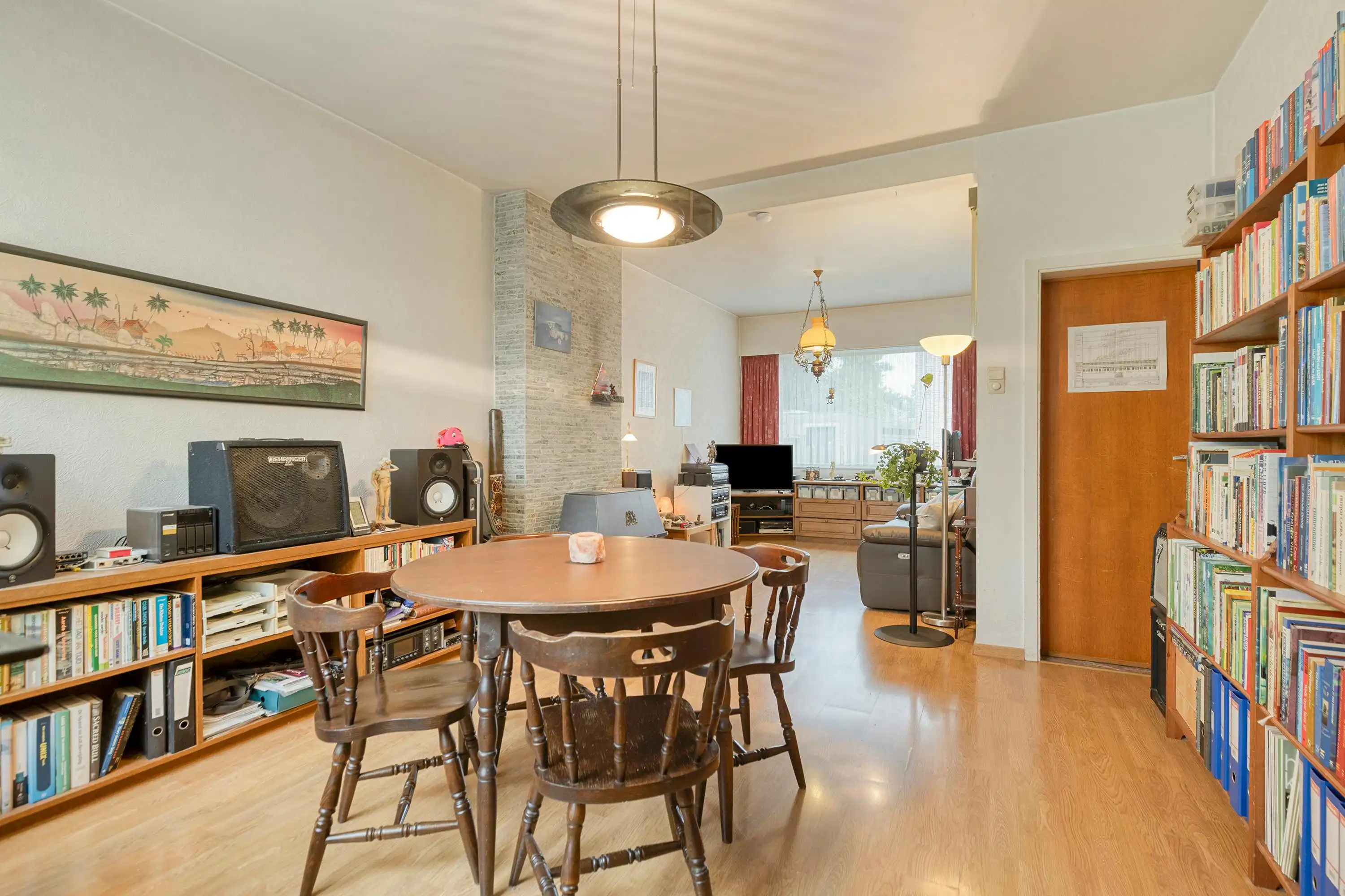 Huis met veel potentieel te koop in Borsbeek!  foto 3
