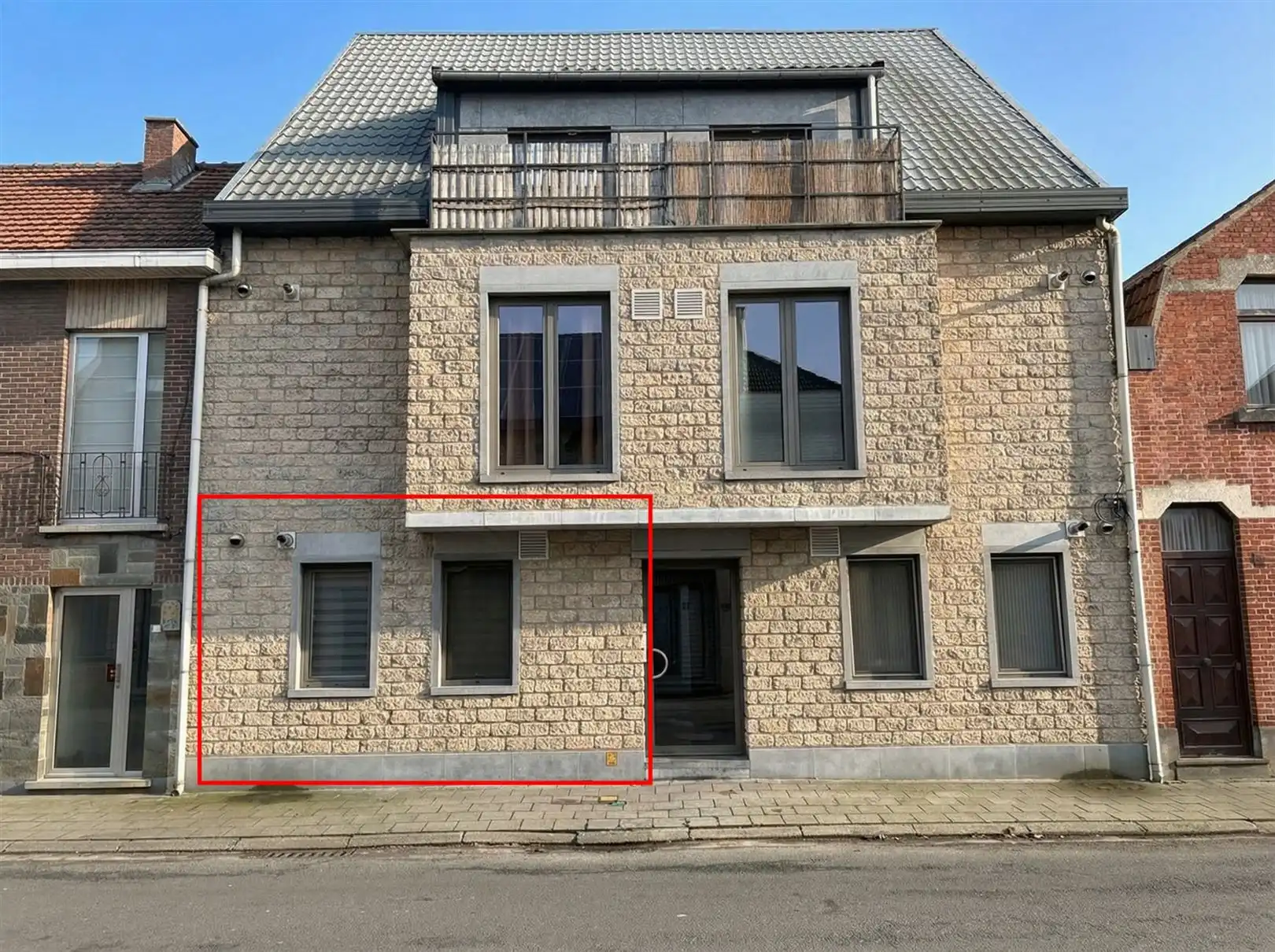 Gelijkvloers appartement met terras en 2 autostaanplaatsen foto 10
