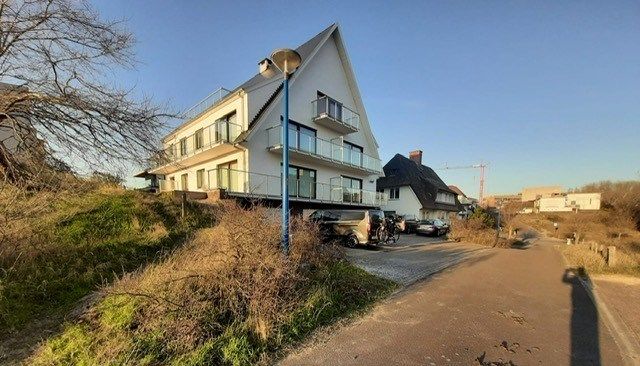 Rustig gelegen, gerenoveerd appartement met 2 terrassen vlakbij duinen en strand foto 9
