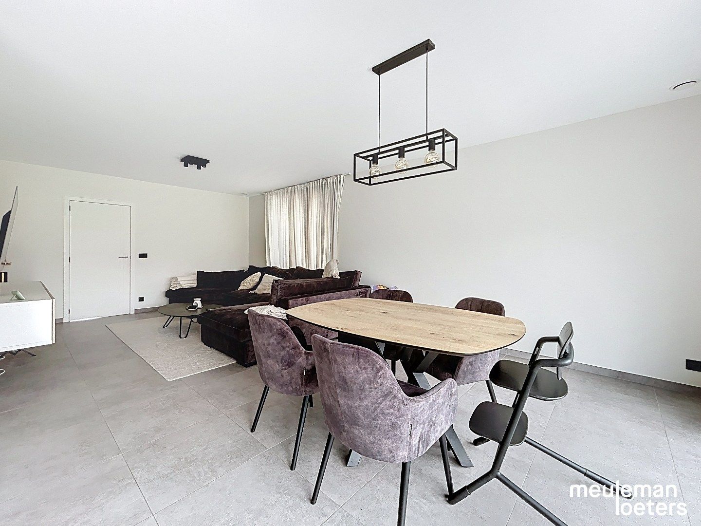 Recente woning op wandelafstand van commercieel centrum. foto 4