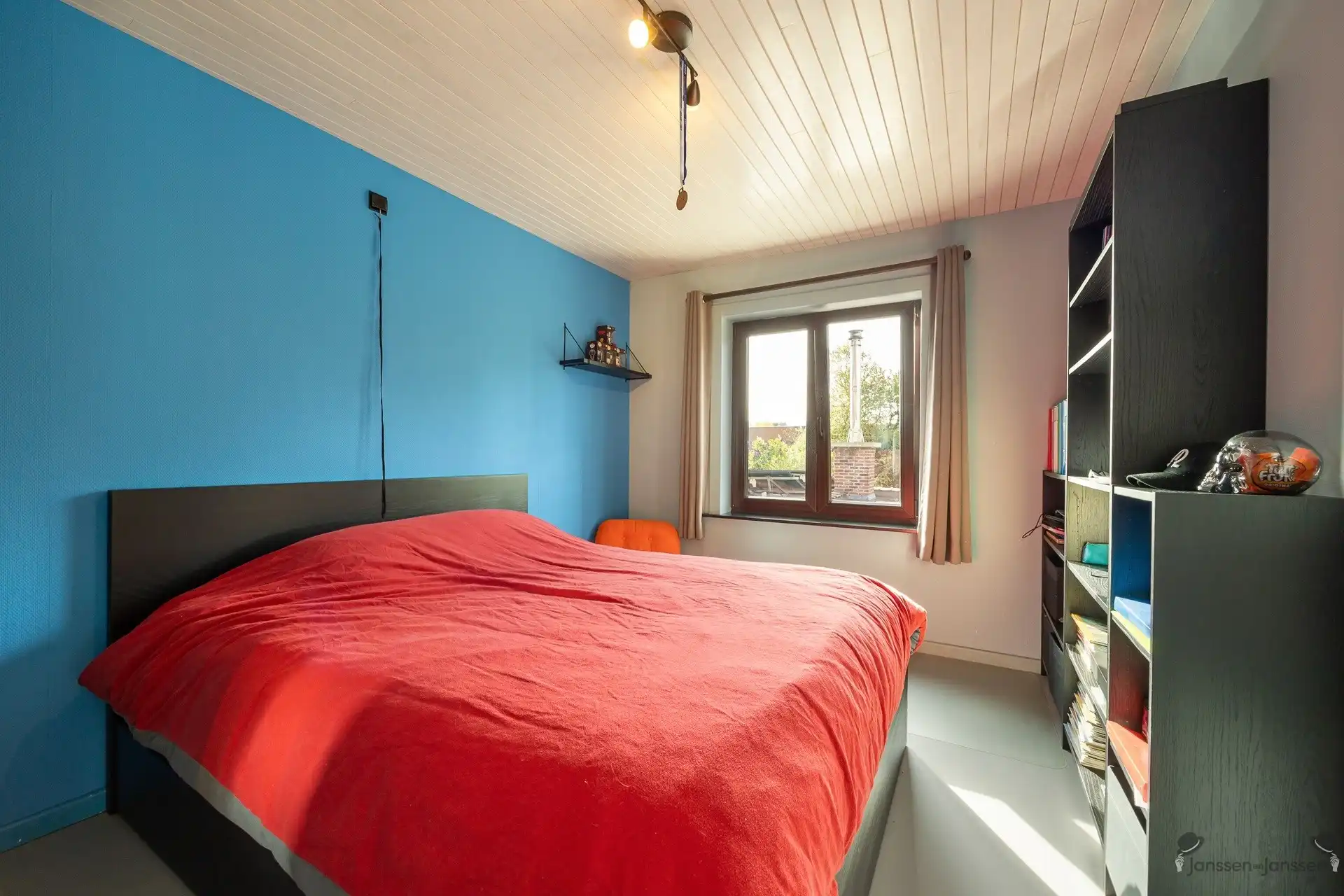 Ruime gezinswoning met 5 slaapkamers foto 13