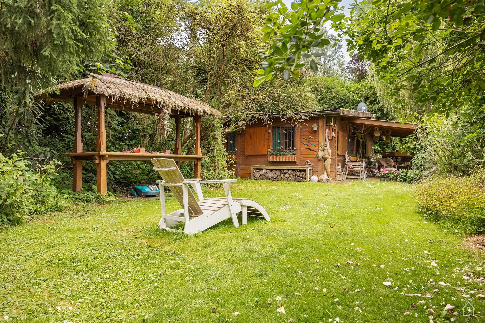 Vakantiechalet op prive perceel met idylische eigen vijver foto 14