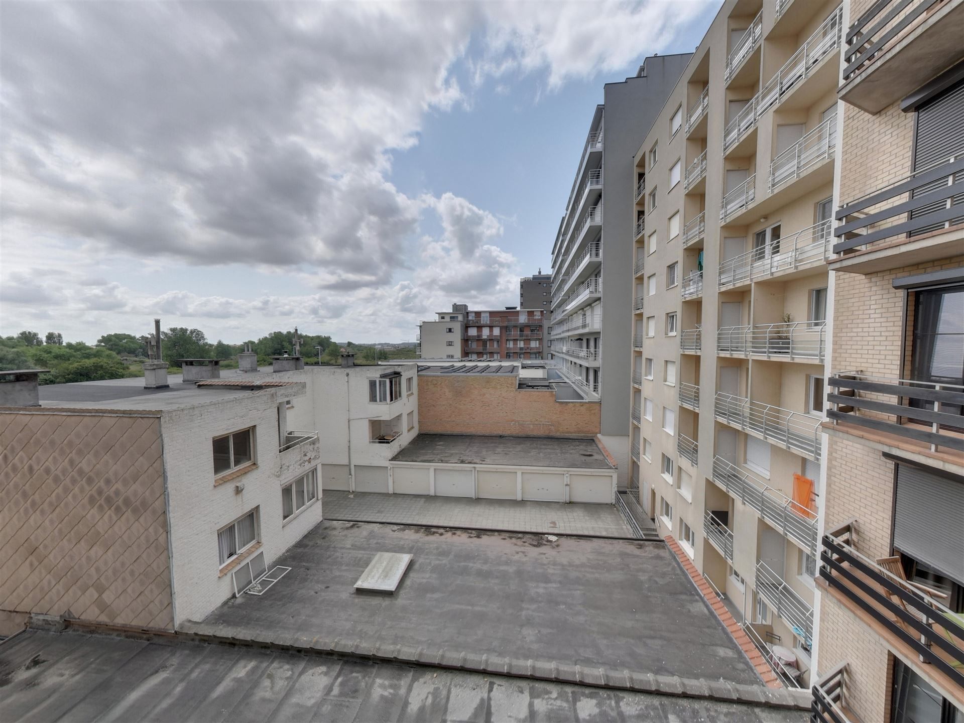 verzorgd appartement met lateraal zeezicht in residentie Falcon foto 6