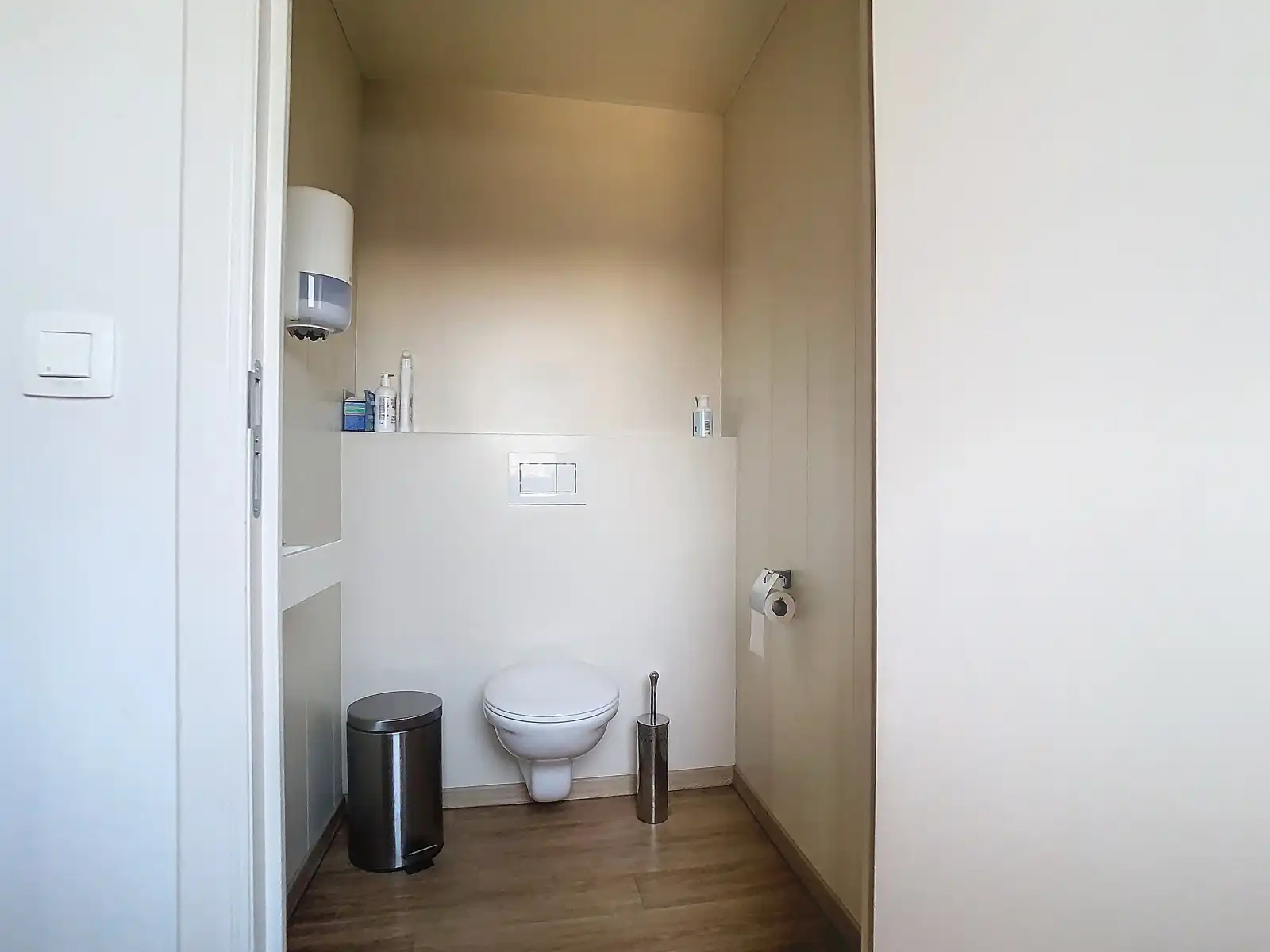 Ruim Handelspand MET 2-SLPK Appartement! foto 8