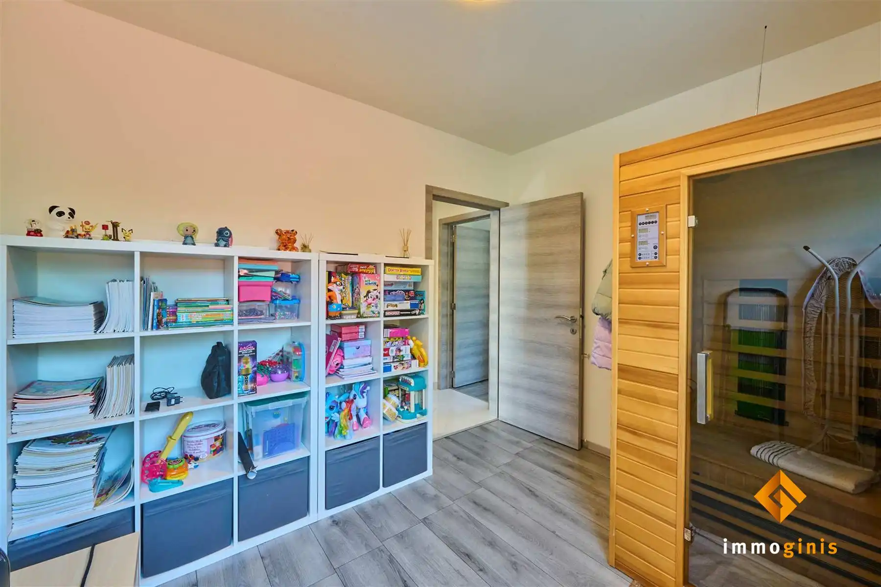 Zéér ruime (289 m²), energiezuinige woning met 5 (mogelijk 7) slpks! foto 15