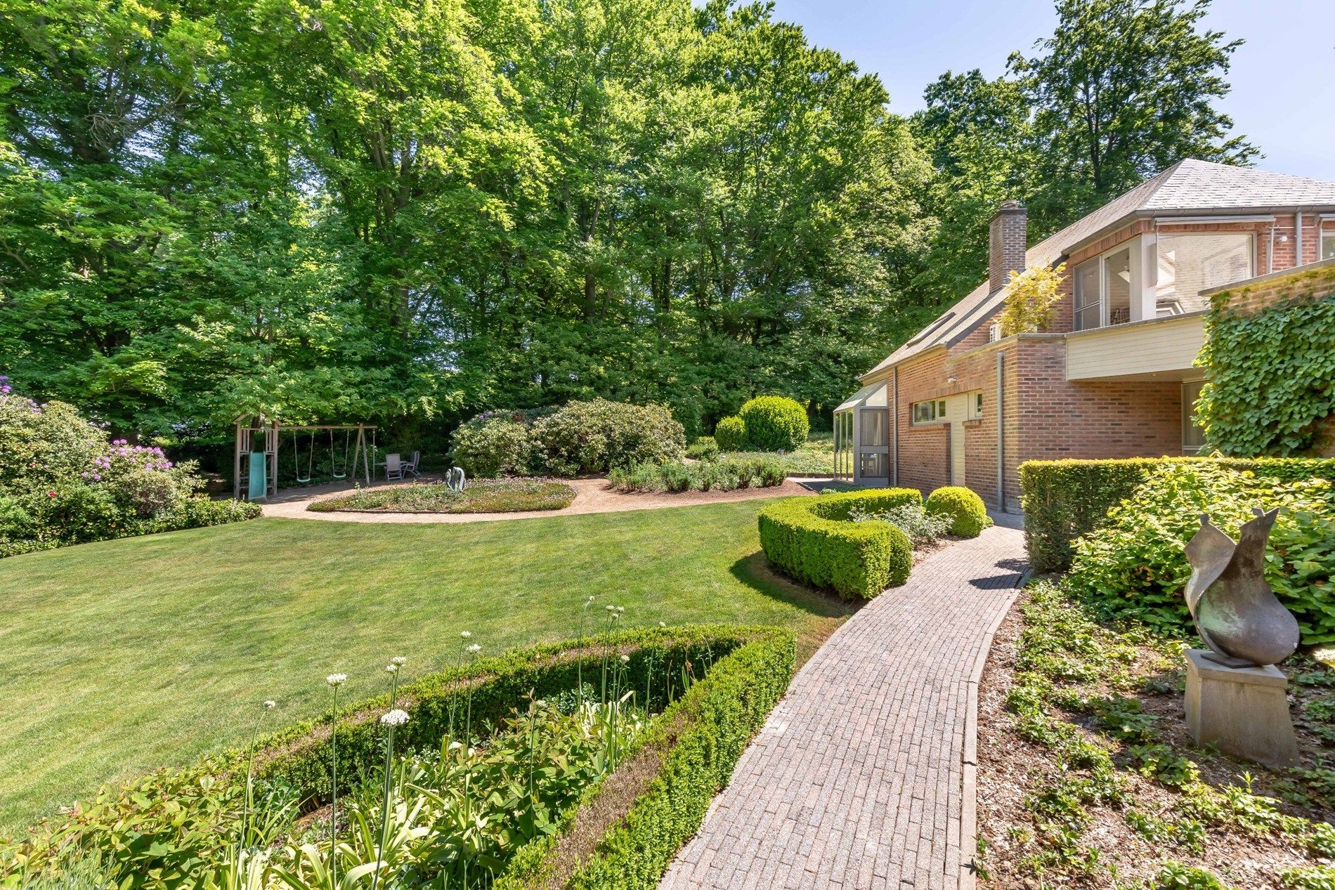 Architecturale villa op residentiele toplocatie! foto 11