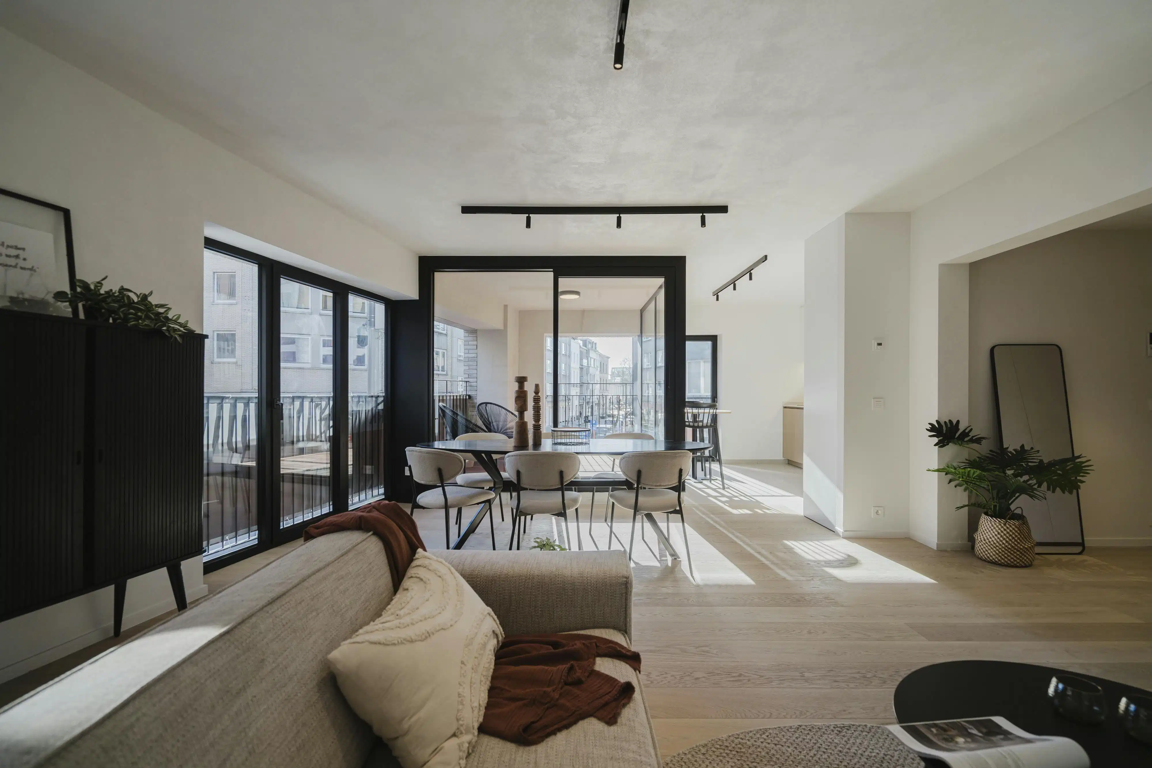 Lichtrijk 2-slaapkamerappartement in res. La Rambla Kortrijk foto 2