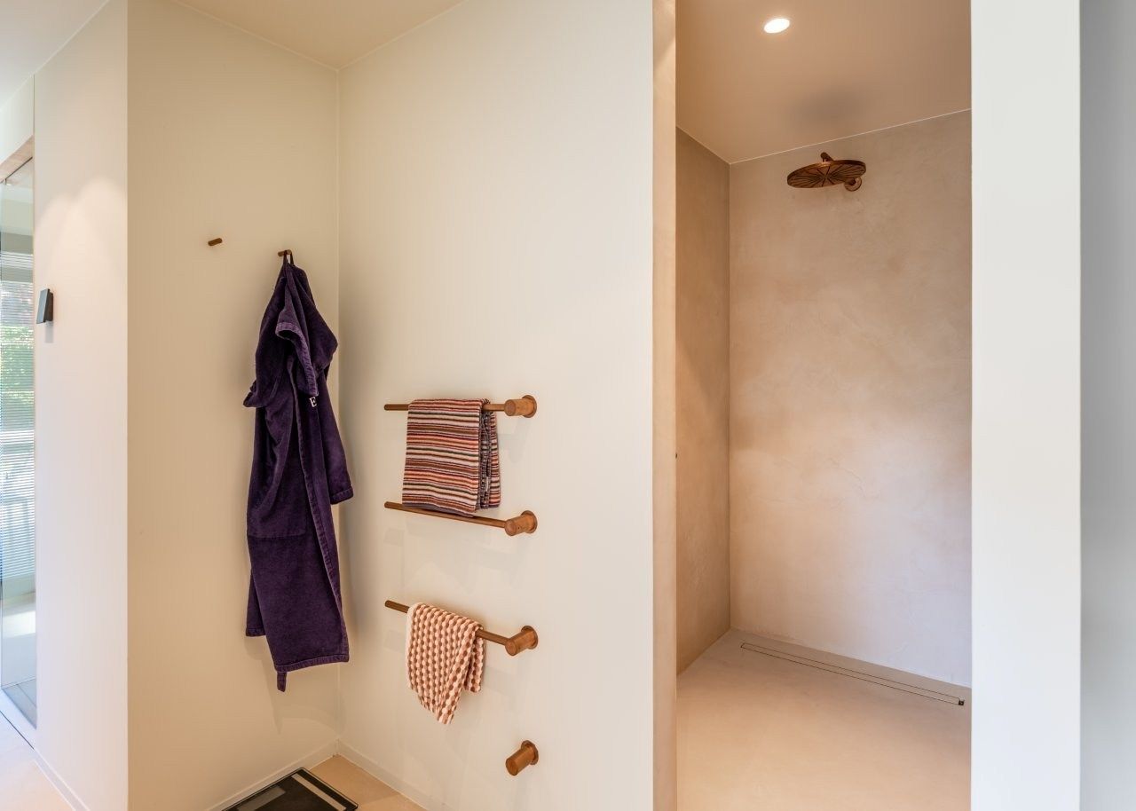 Gerenoveerde villa met 5 slaapkamers foto 16