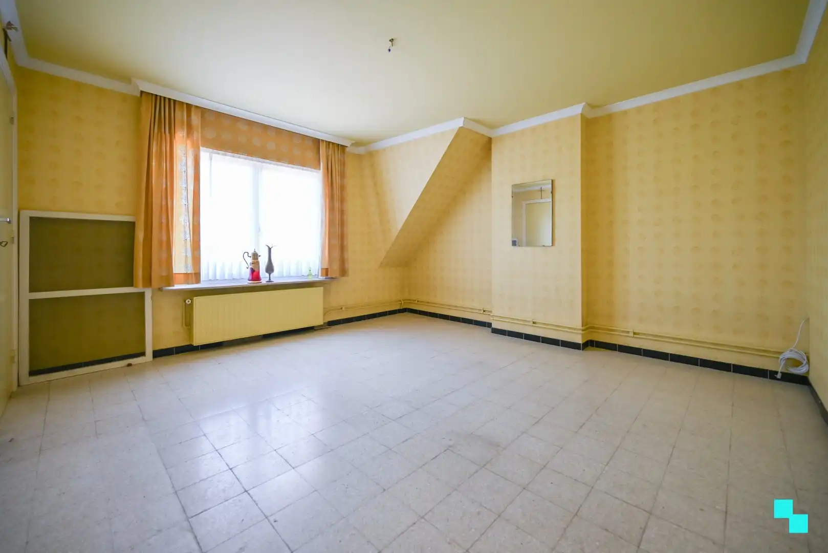 Zeer ruime te renoveren woning met vijf slaapkamers te Bosmolens foto 26