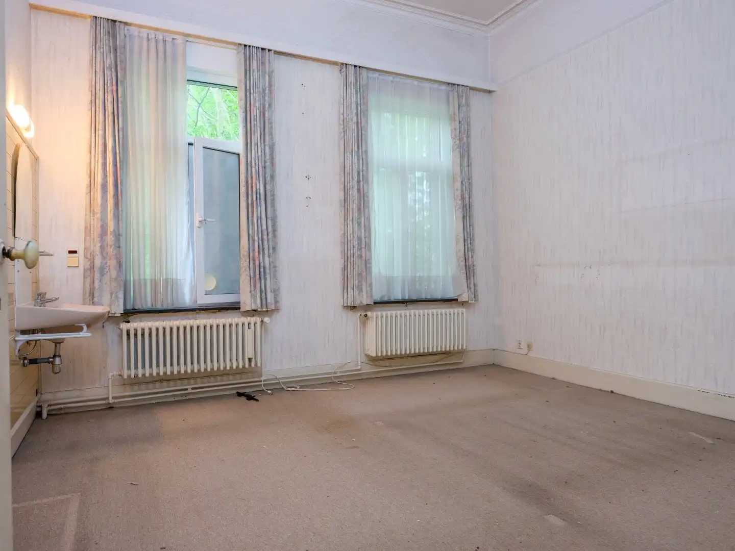Ruime pastorie met 4 slaapkamers, tuin en garage te Emelgem foto 37