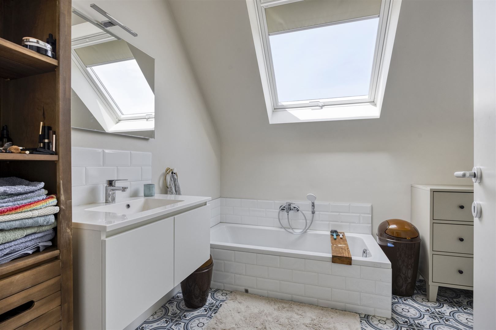 TE KOOP: Recente halfopen woning met tuin in Hoepertingen! foto 18