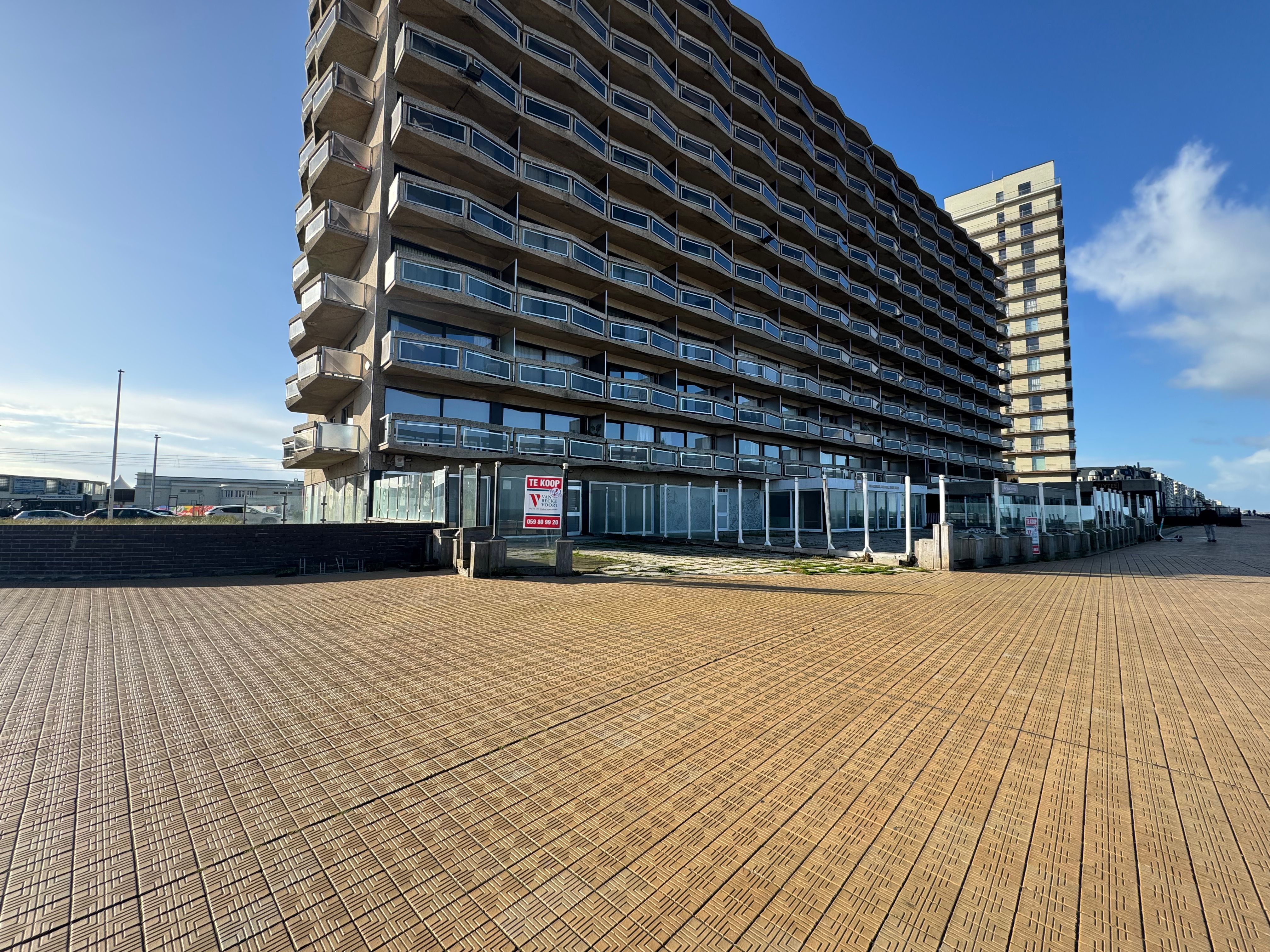 Handelsgelijkvloers 235m² Zeedijk foto 2