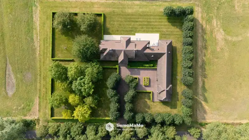 UNIEKE VILLA MET BINNENZWEMBAD EN PAARDENSTALLEN OP EEN TOPLOCATIE TE KOOP IN MENDONK (GENT) foto 71