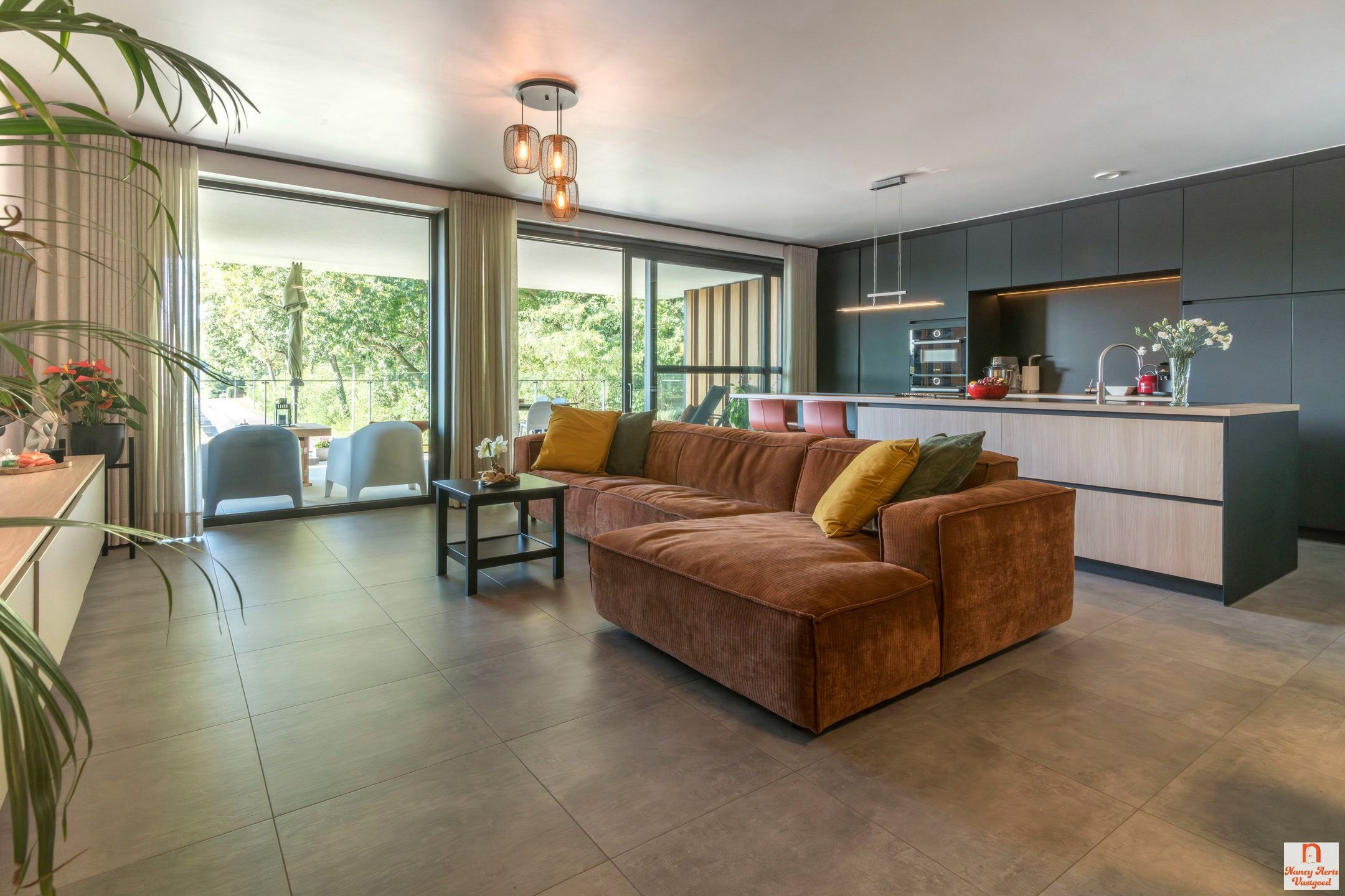 Exclusief wonen aan het water - inclusief 2 autostaanplaatsen foto 2