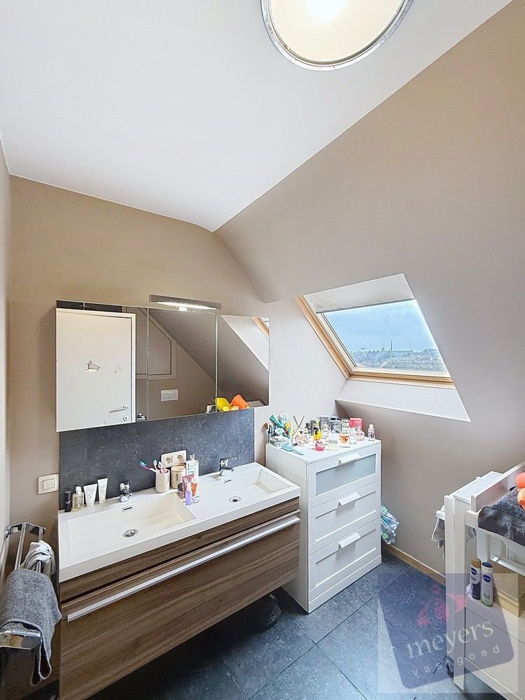 Handelspand met woonst – Naamsesteenweg 27, Sint-Truiden foto 19