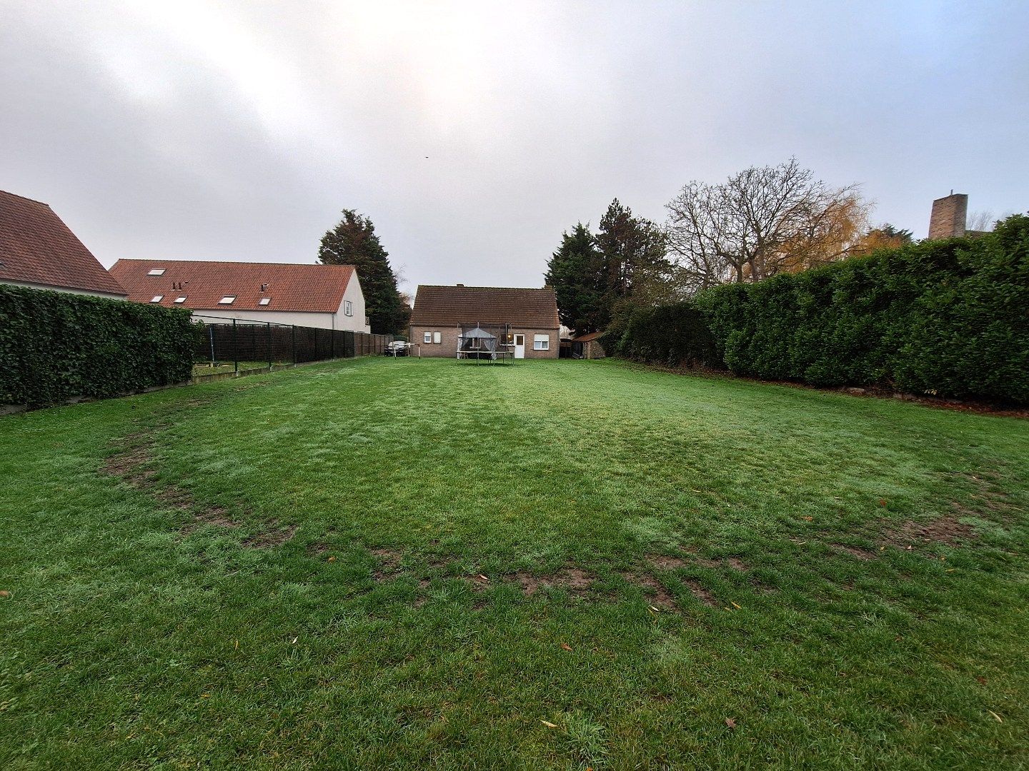 Alleenstaande woning op groot perceel te Moerkerke foto 2