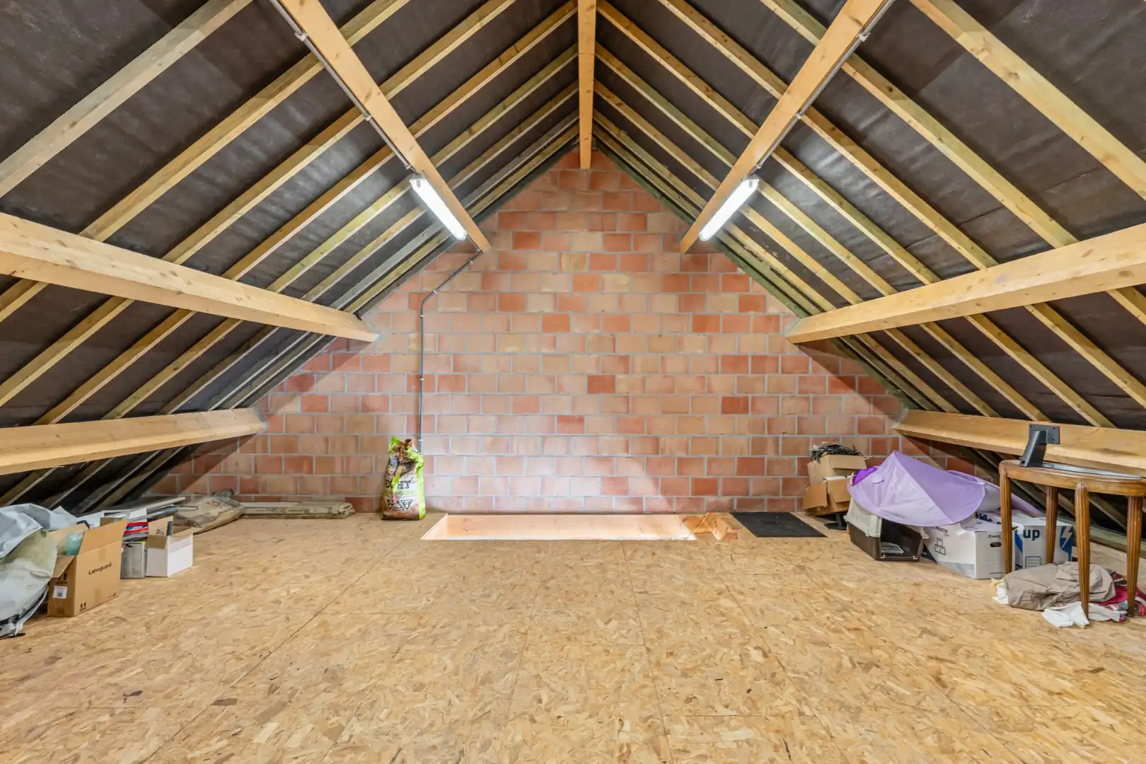 Unieke, hoogwaardig afgewerkte stadswoning op een ruim perceel mét ruime garage bereikbaar langs de achterzijde! foto 43