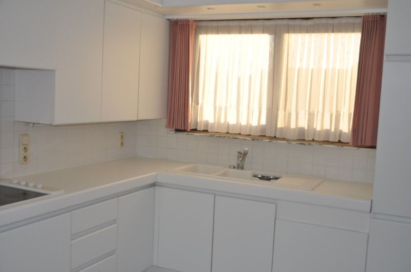 Ruim en gelijkvloers appartement met 2 slaapkamers en groot terras. foto 4
