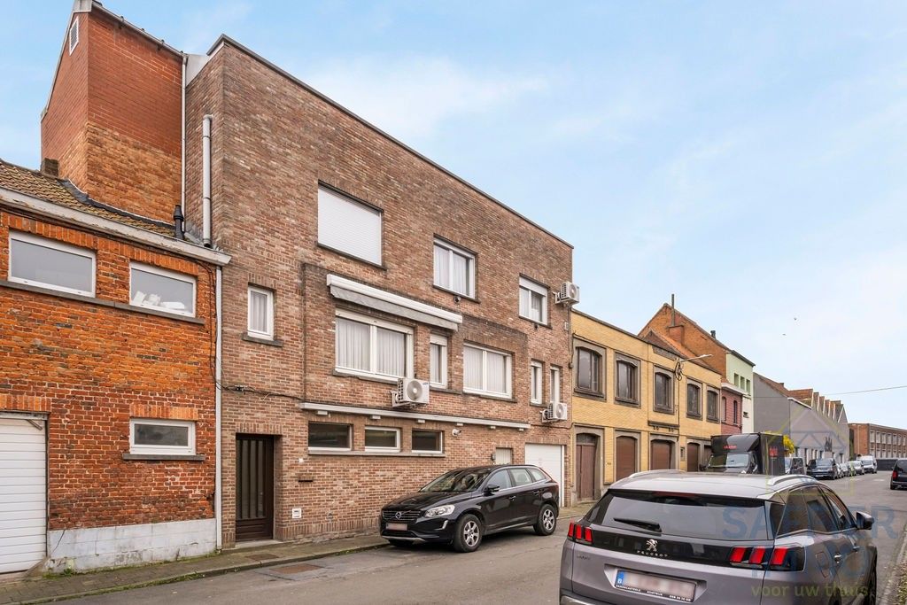 Unieke bel-etage woning in rustige buurt nabij het centrum van Izegem foto 2