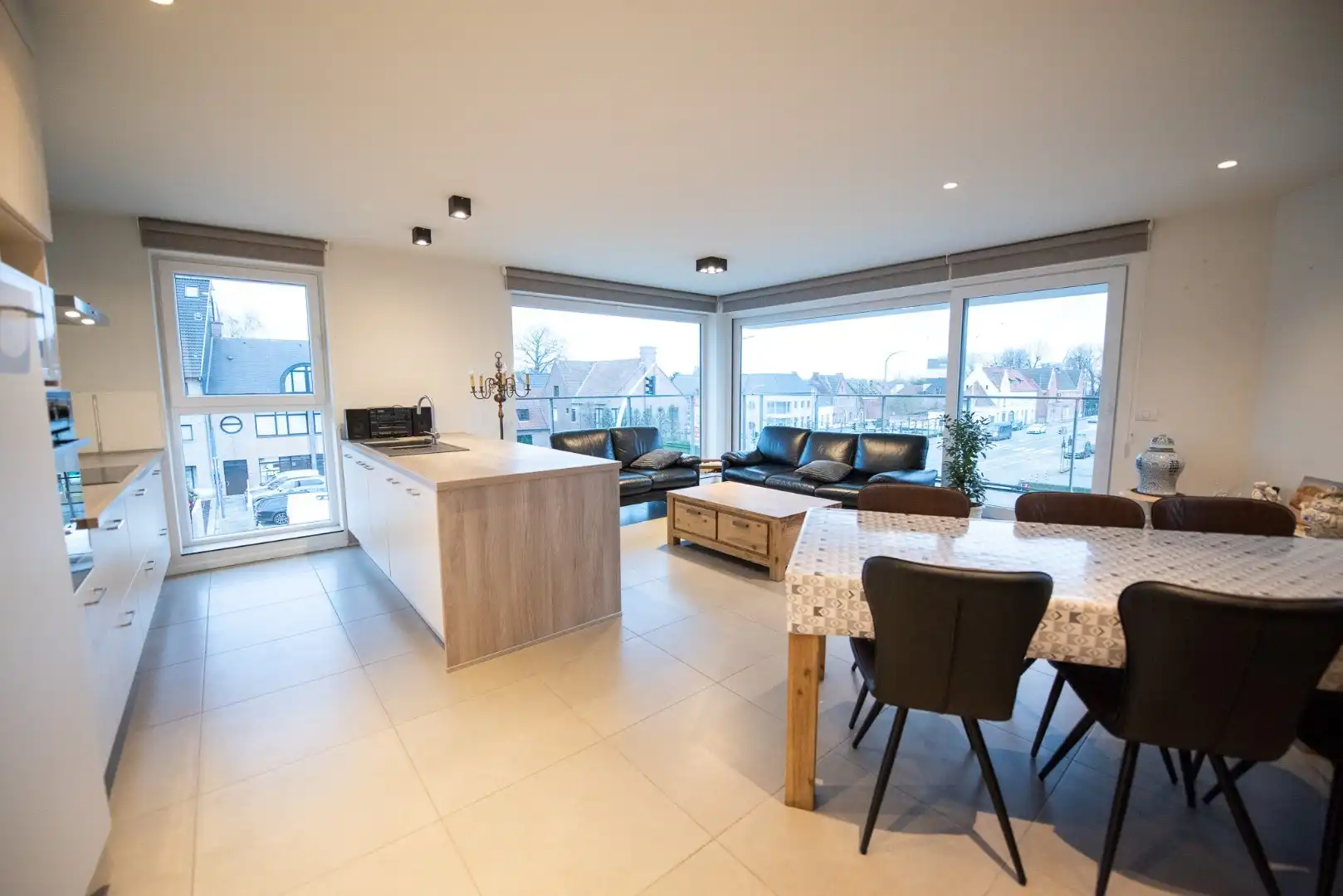 Recent perfect afgewerkt appartement op de 2e verdieping met open zicht! foto 2