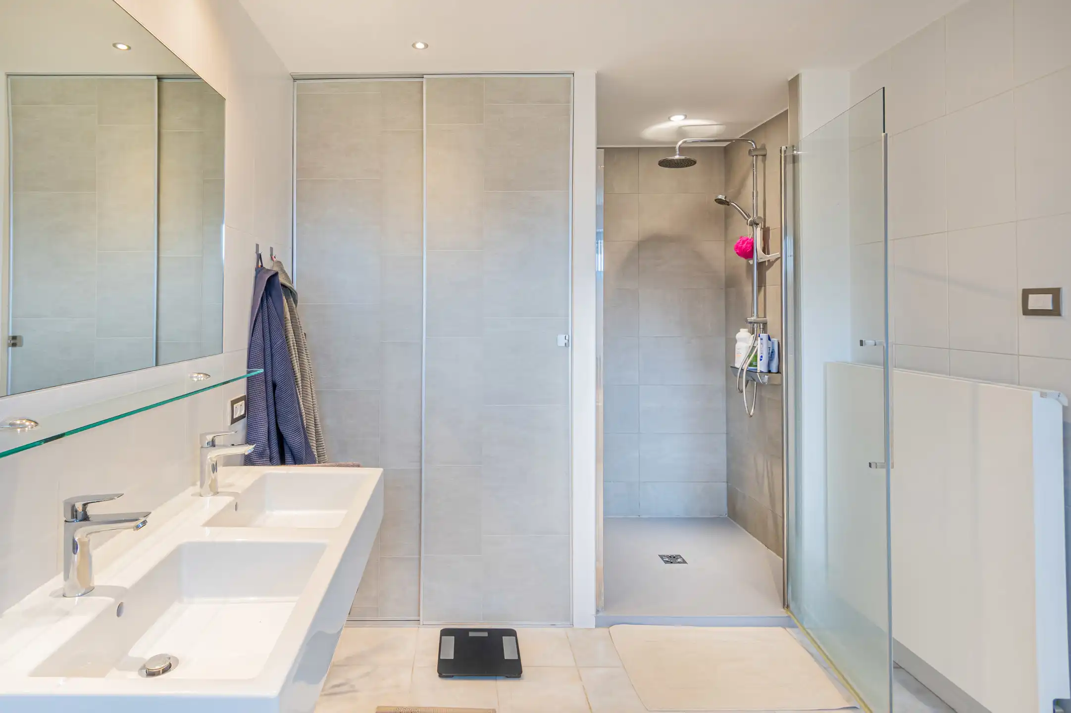 Ruime gezinswoning met tuin op rustige ligging foto 16