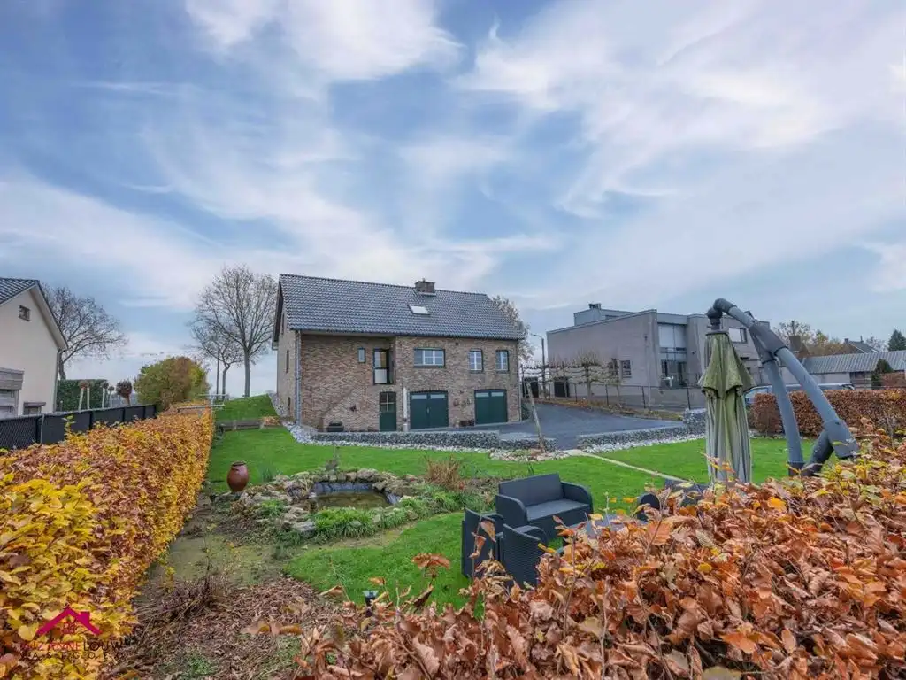 Verrassend ruime en gezellige, instapklare vrijstaande woning met paardenstal foto 6