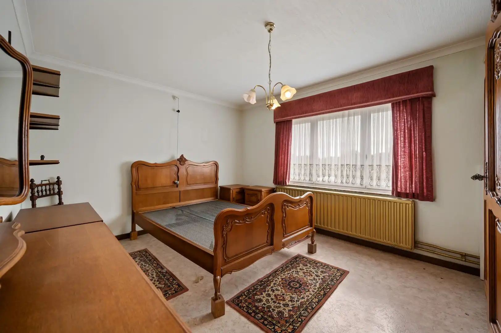 Renovatiewoning met grote tuin gelegen n een doodlopende straat over een bos foto 11