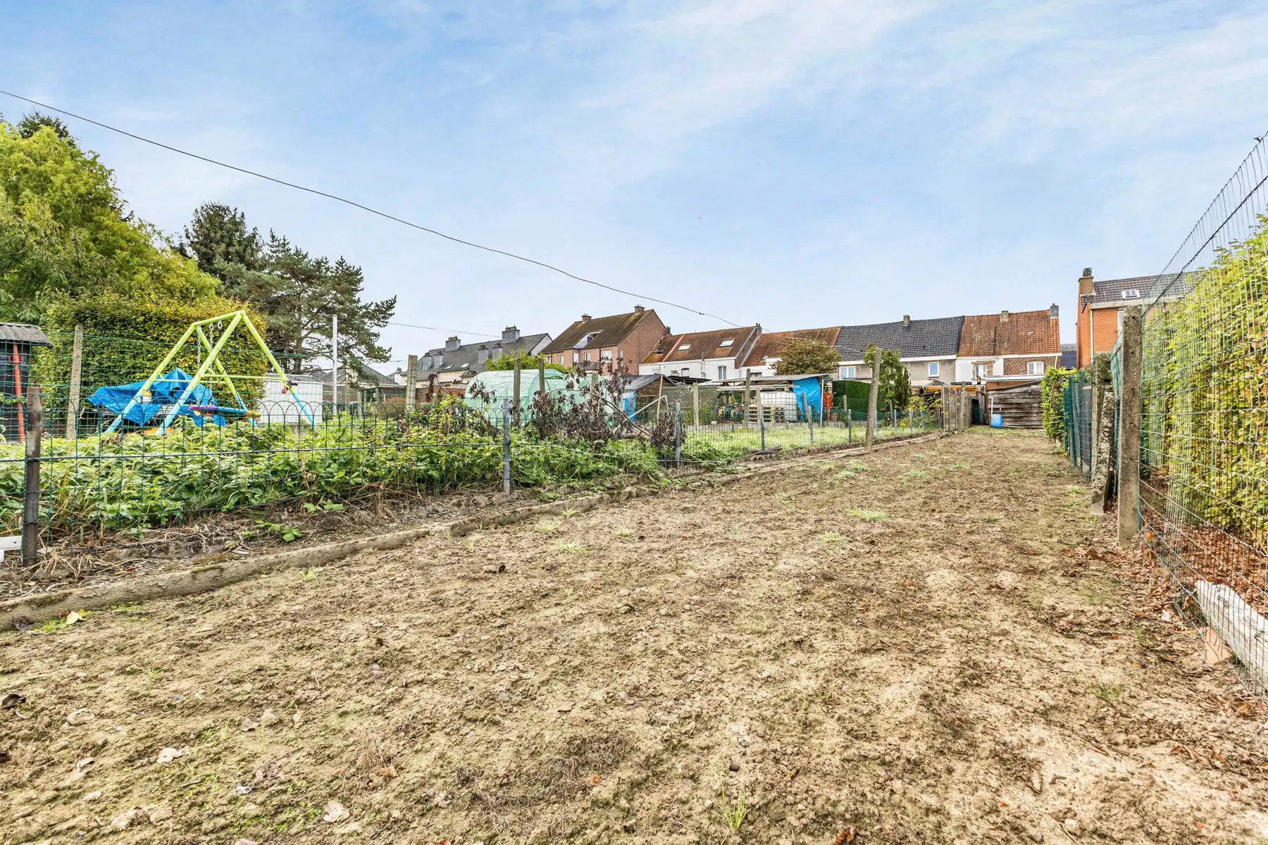Te renoveren woning met 2 slaapkamers, zolder en tuin foto 13