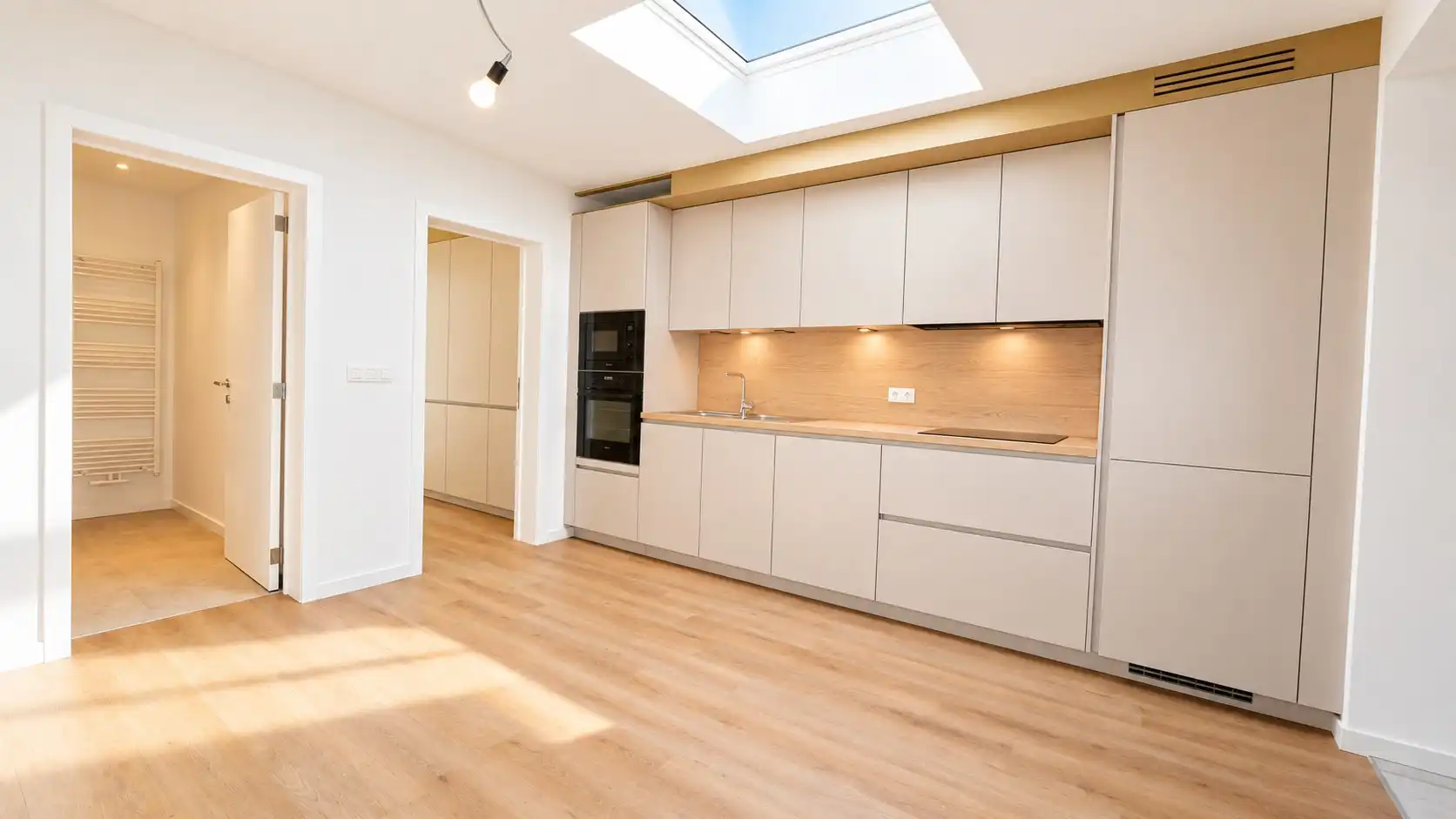 Gerenoveerde woning met terras in Sint-Niklaas foto 2