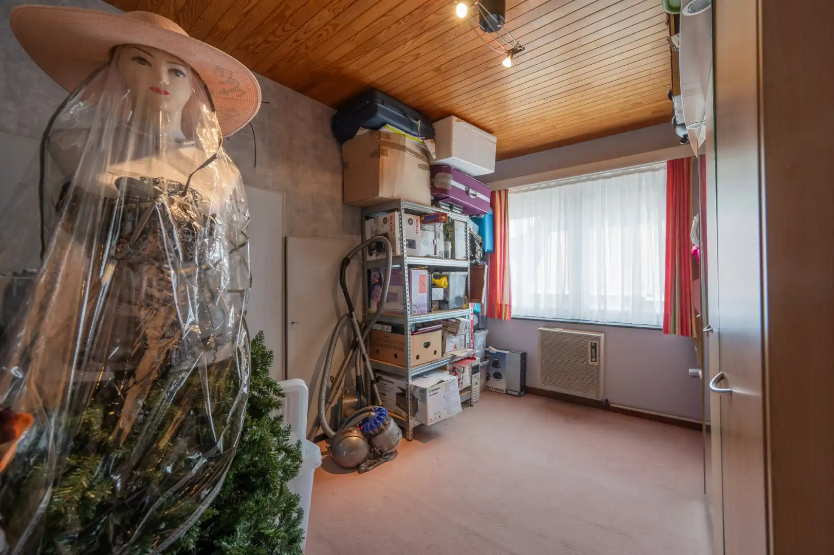 Ruime gezinswoning met tuin op uitstekende ligging in Sint-Kruis foto 9