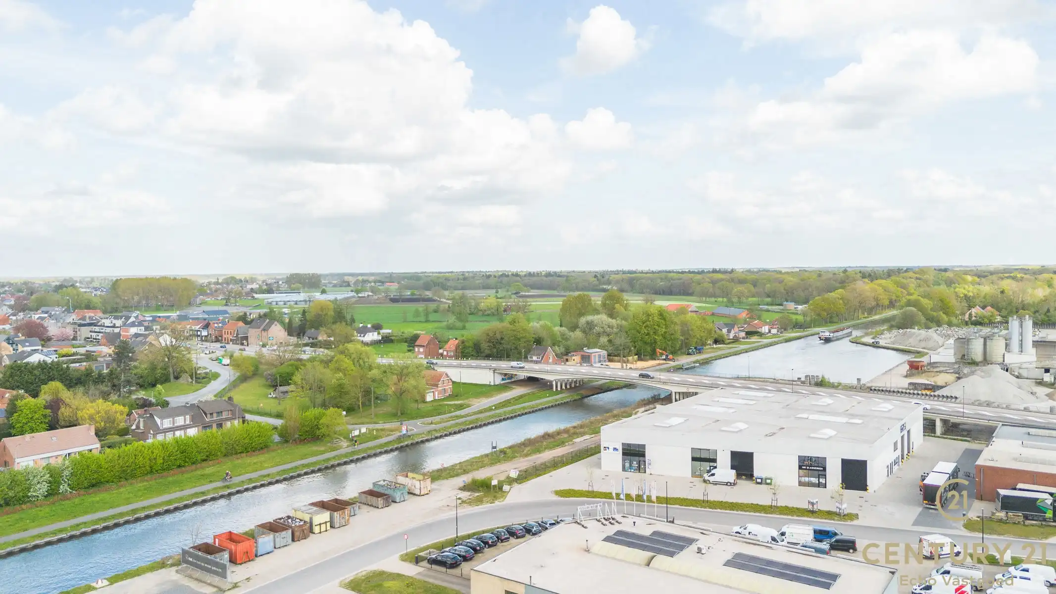 Kwalitatieve, recente KMO-unit op topligging!  foto 14