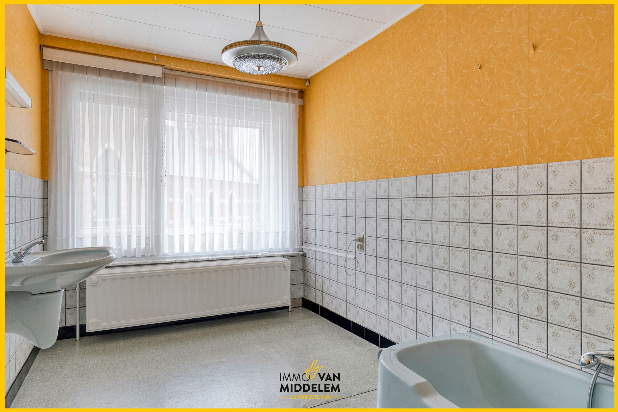 STARTERSWONING MET 2 KAMERS GARAGE EN KOER  foto 10