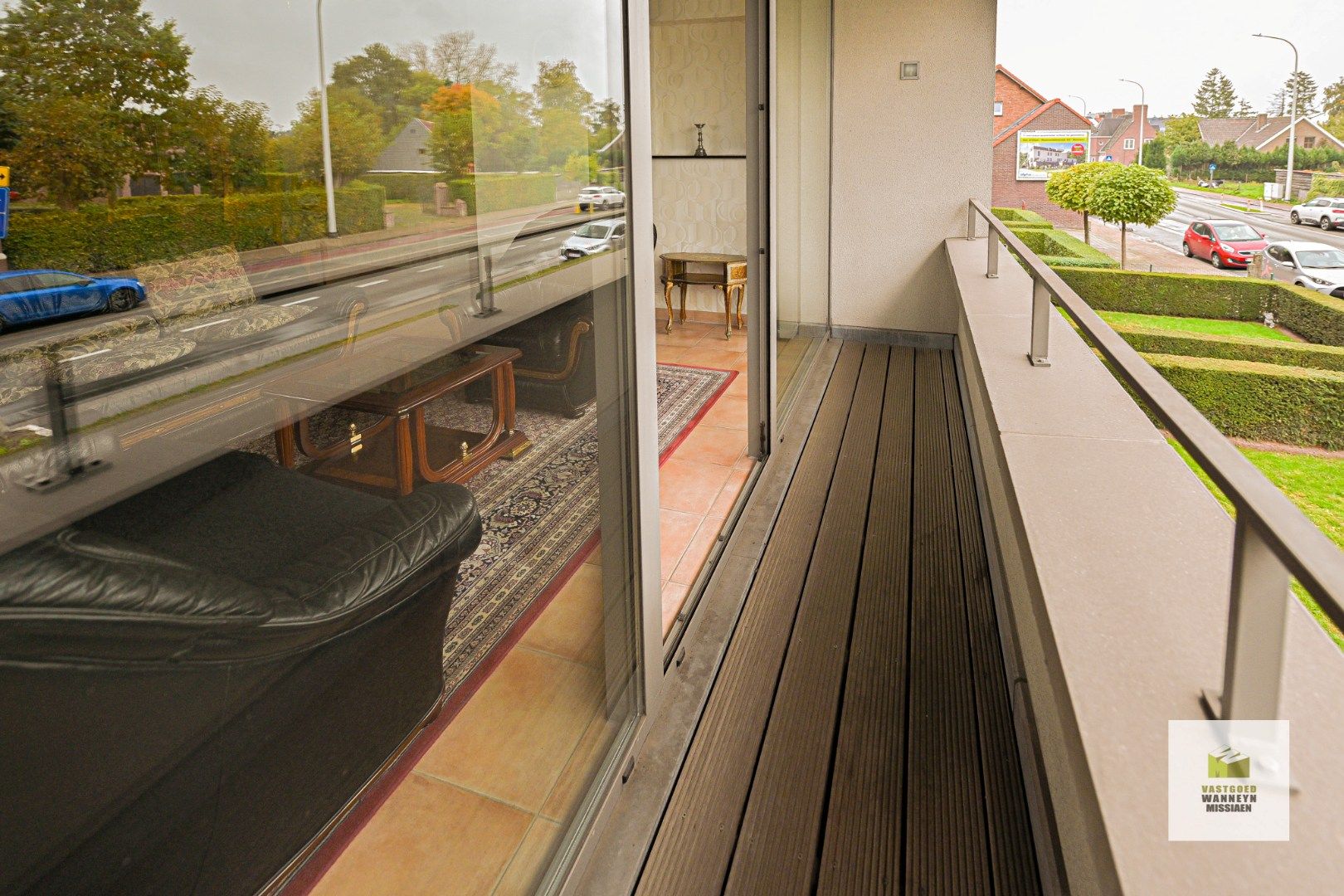 Lichtrijk 2-slpk met terras op wandelafstand van station foto 6