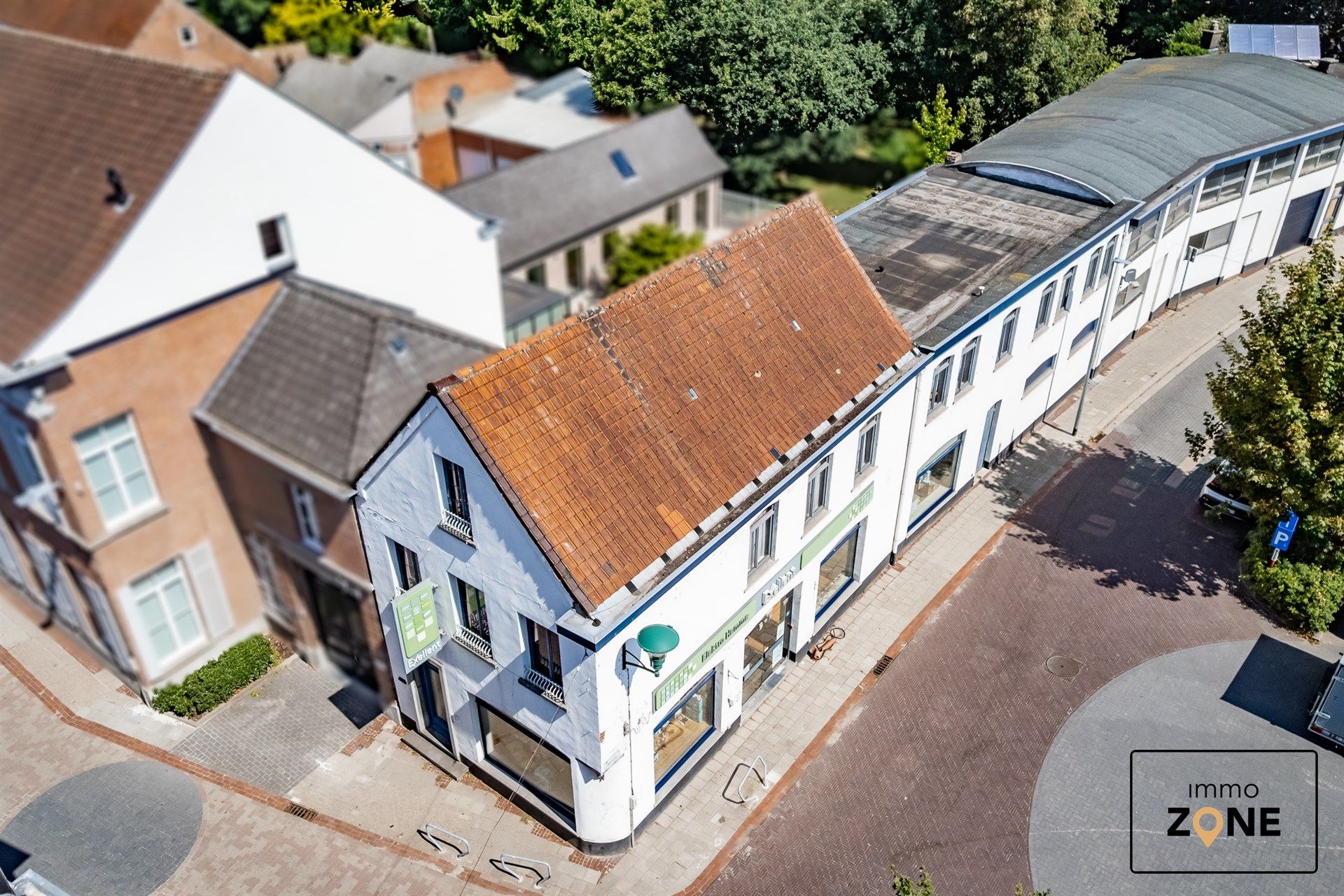 Handelspand met appartement te koop in het centrum van Hamme foto 18