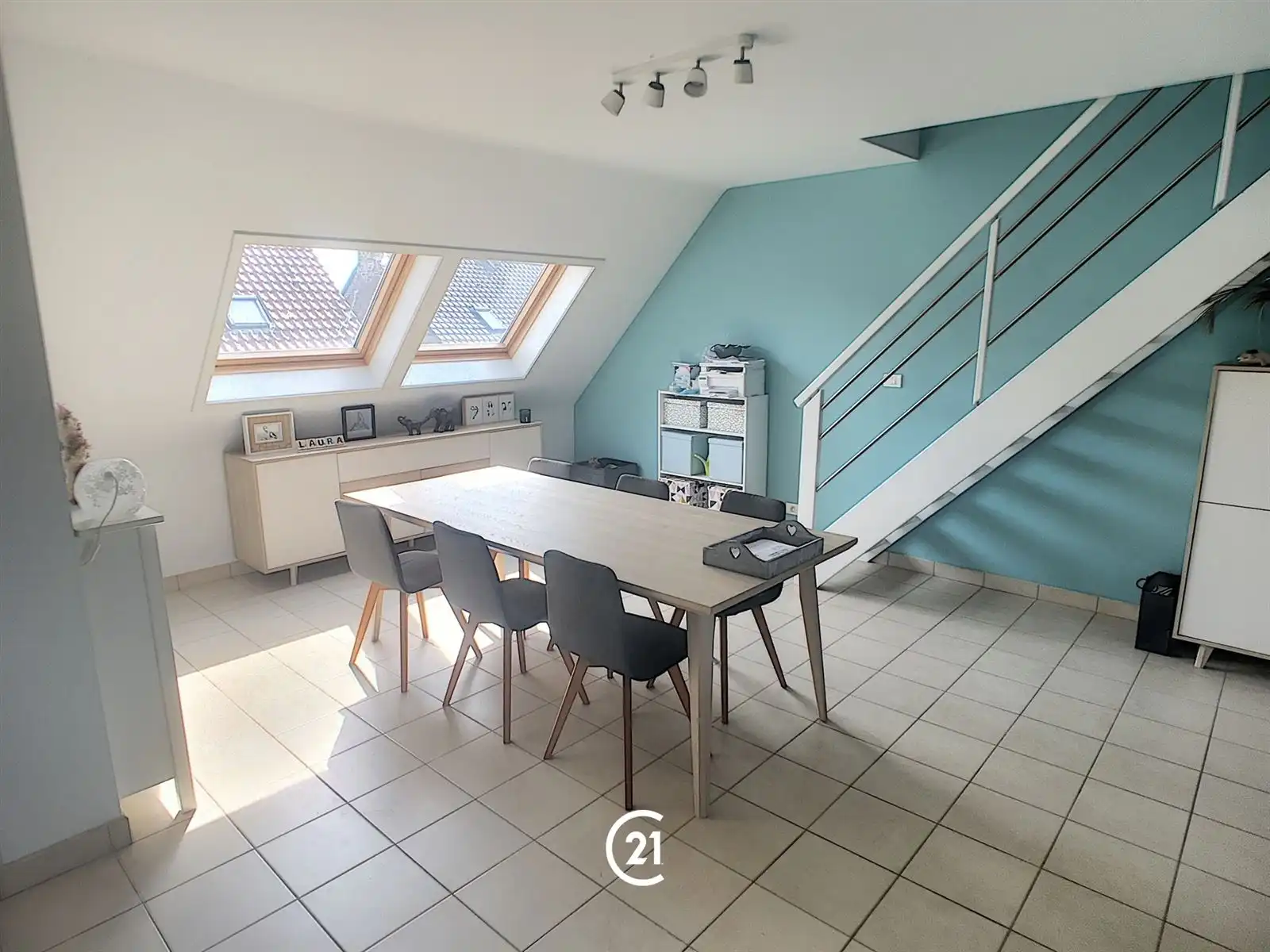 Instapklaar duplexappartement in klein gebouw nabij centrum Appelterre. foto 6