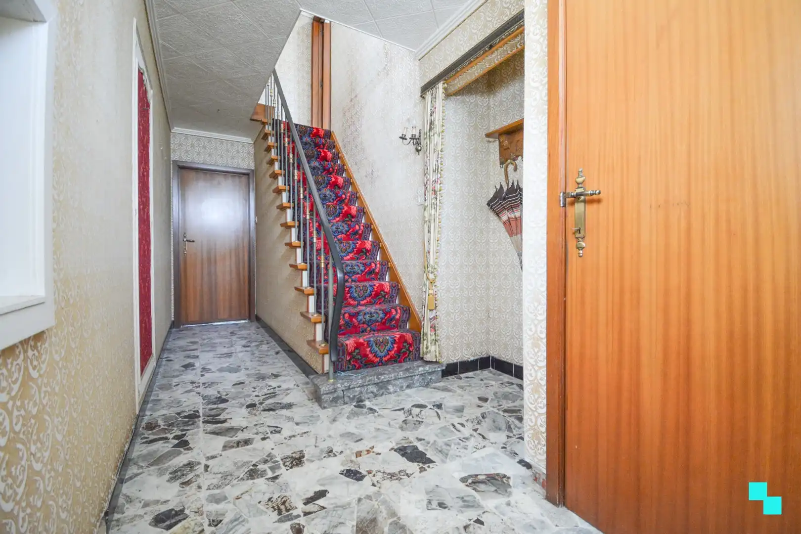 Te renoveren woning op aantrekkelijk hoekperceel te Hooglede foto 4