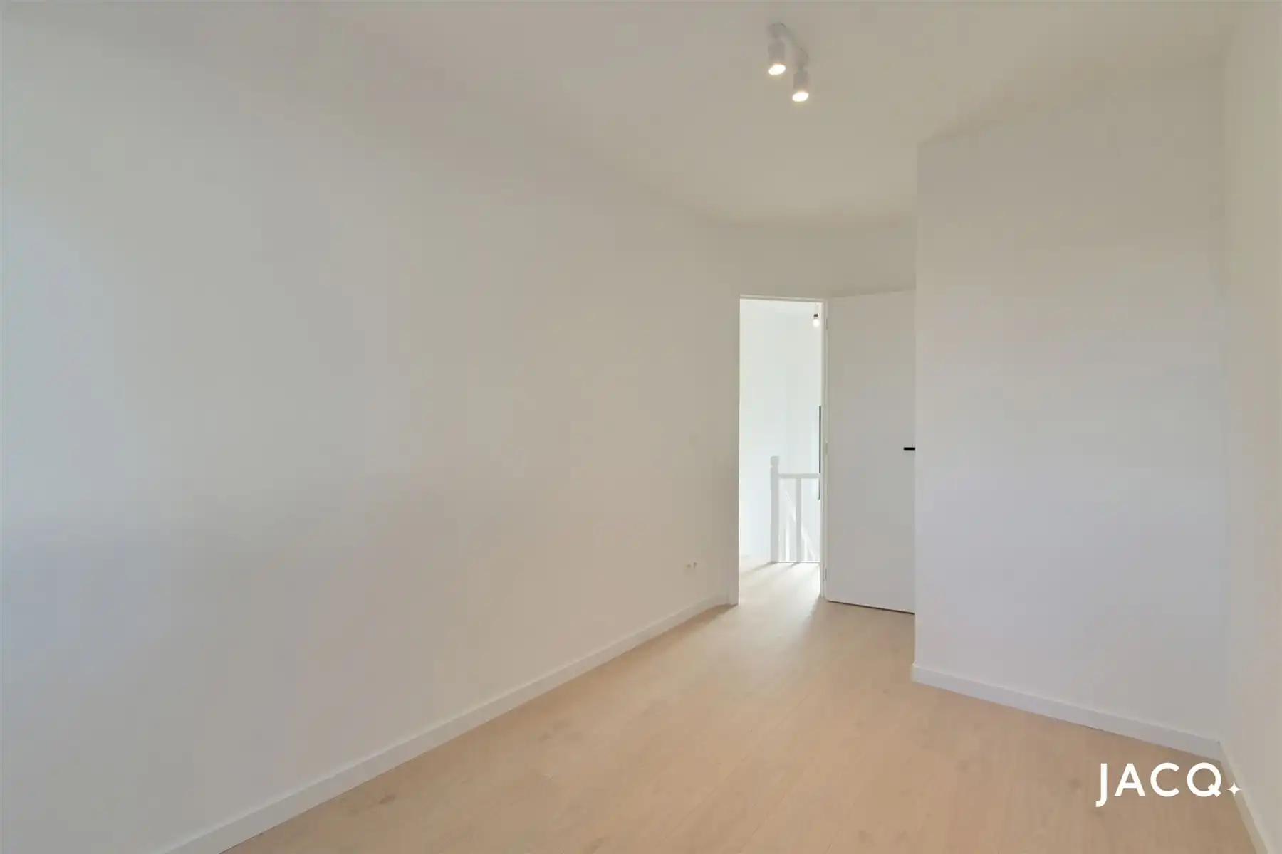 Prachtig gerenoveerde woning met 3 slaapkamers en tuin! foto 17