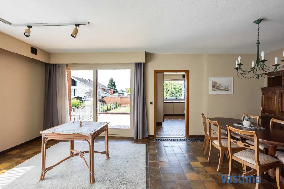 Op te frissen gezinswoning met 4 slaapkamers en zuidwestgerichte tuin foto 7