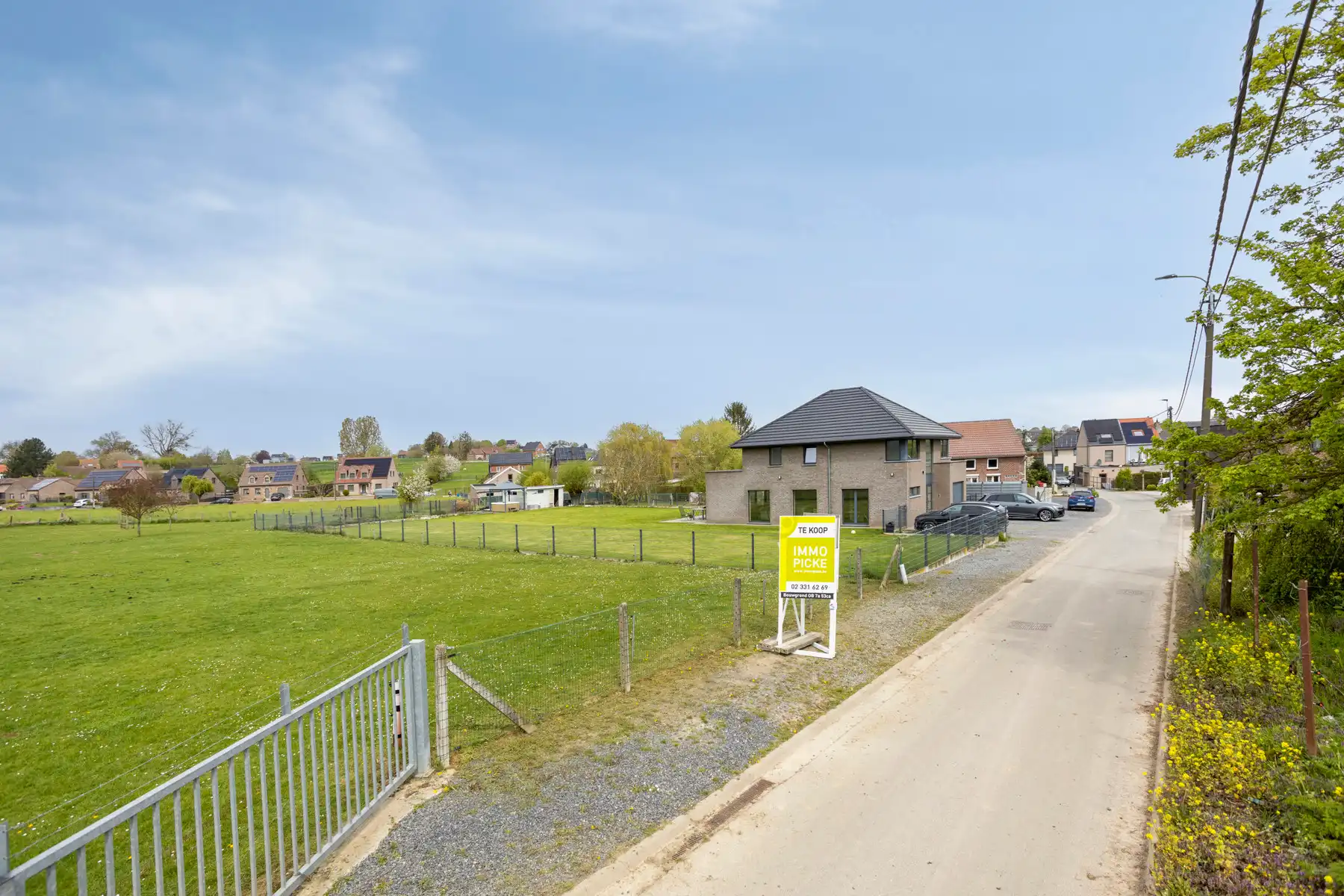 Bouwgrond voor open bebouwing gelegen in een rustige straat foto 3