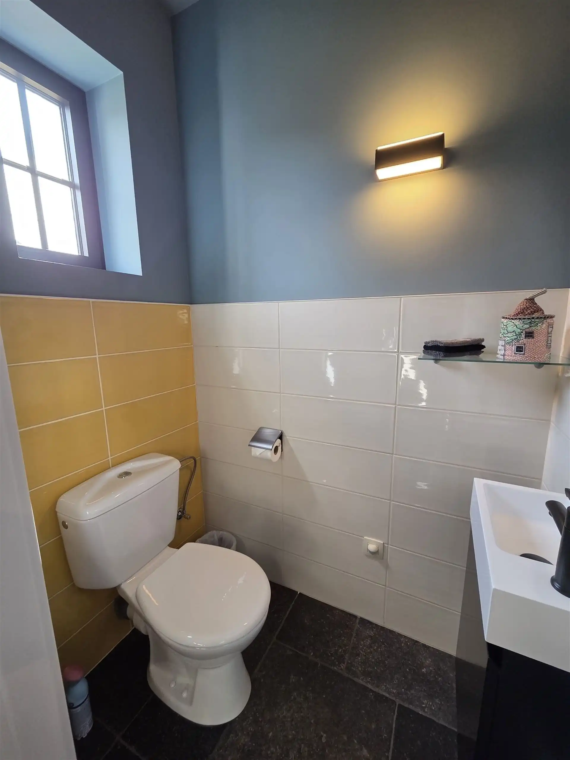 Prachtige nieuwbouw BEN-woning met 5 slpk, 3 badkm en verzorgde tuin. Uitermate rustig gelegen. foto 9