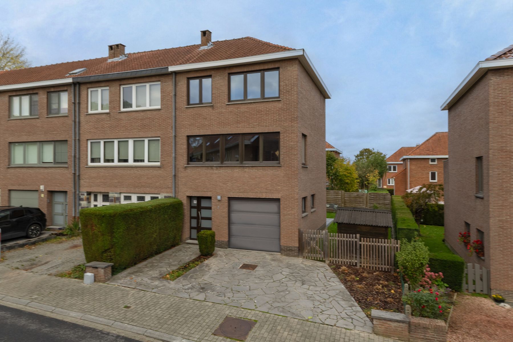 Rustig gelegen woning met 3 slaapkamers en tuin foto {{pictureIndex}}