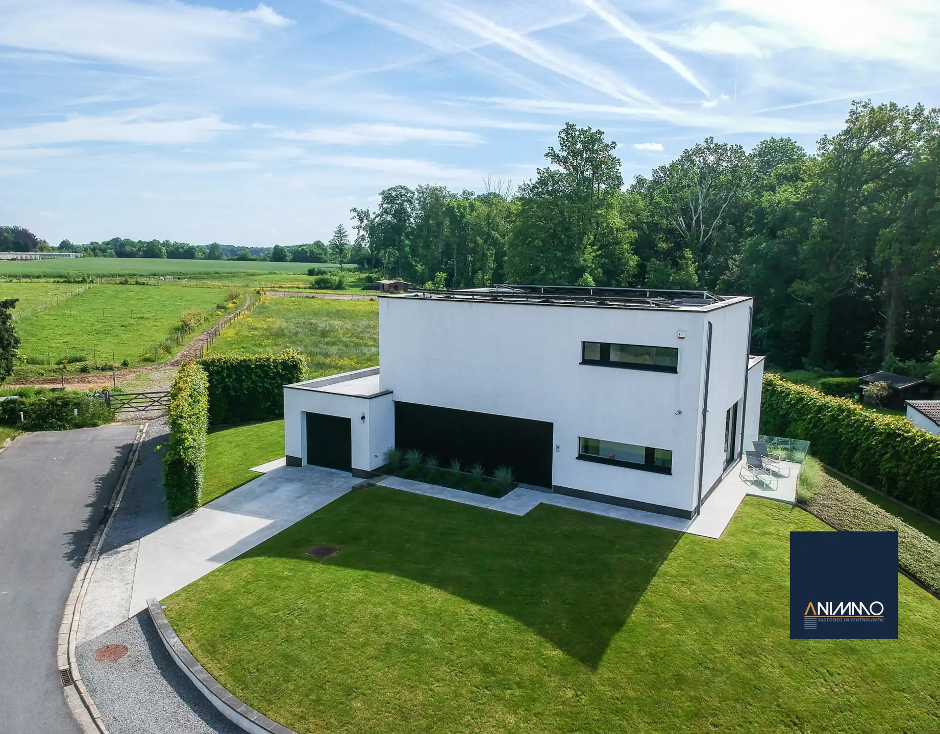 Villa te koop foto {{pictureIndex}}