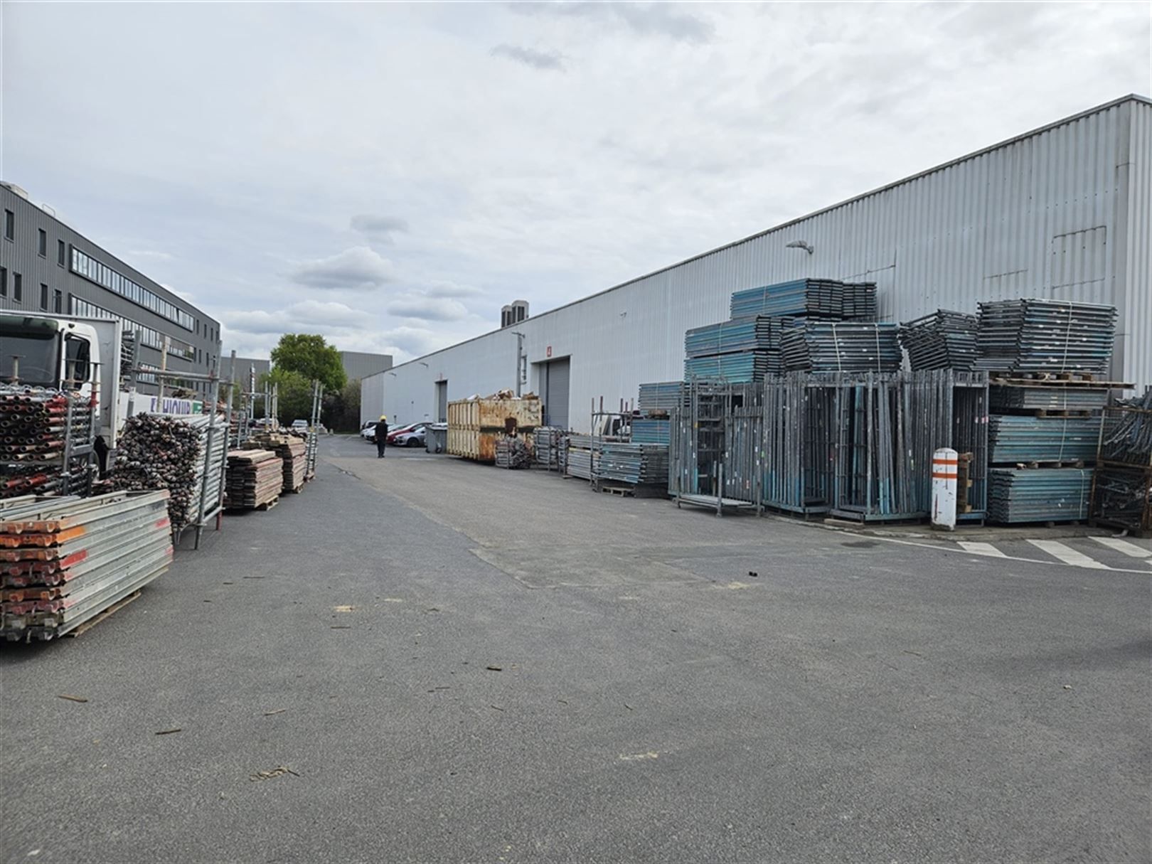 Goed bereikbare kantoren + magazijn foto 6