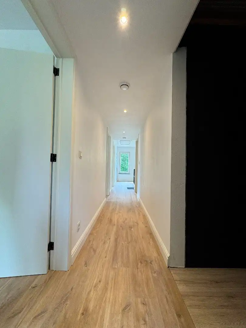 Een 4-gevelwoning met garage en  tuin foto 19