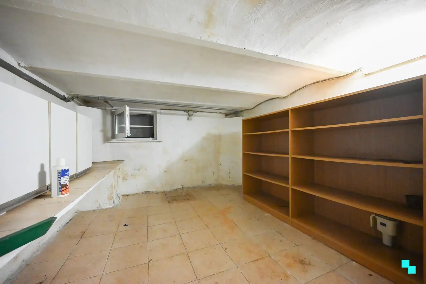 Te renoveren ééngezinswoning met vier slaapkamers en stockagemogelijkheden te Izegem foto 25