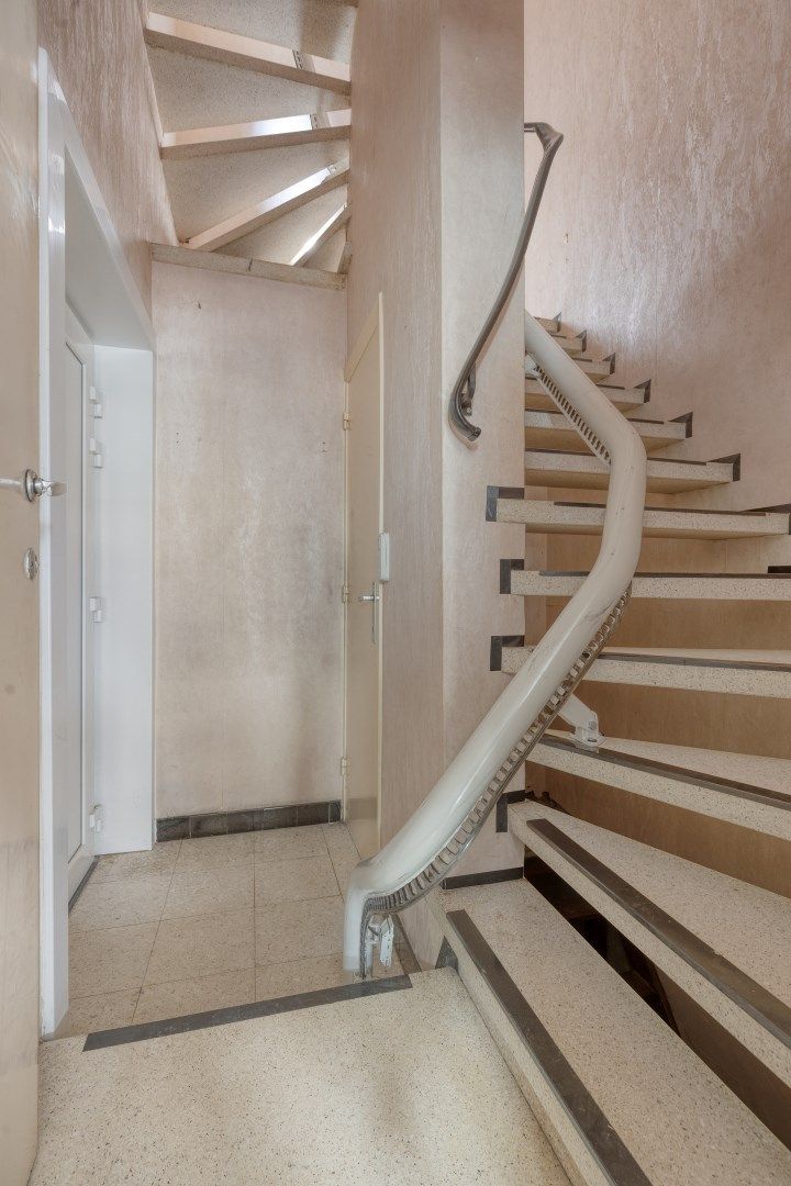 Ruime woning met 3 slaapkamers en garage! foto 3