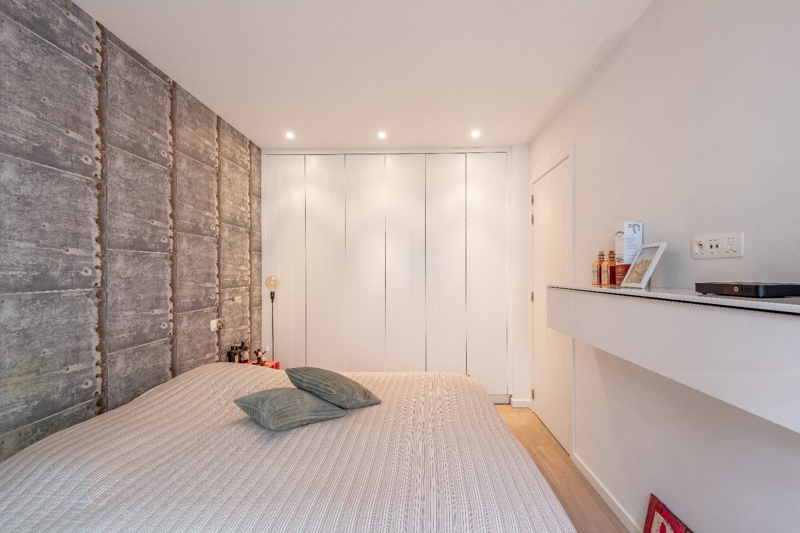 Ruim woonappartement gelegen op wandelafstand van de Zeedijk en het centrum van Knokke. Aankoop inpandige boxen mogelijk. foto 17